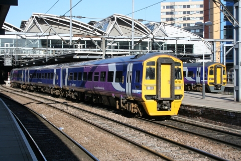 Northern 158757 departed from Leeds
