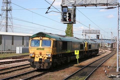Freightliner class 66/6 no. 66610 with and an unidentified classmate arriving at Doncaster West Yard.