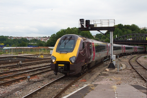 CrossCountry class 220 no. 220027 at Bristol Temple Meads
