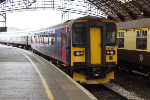 FGW class 153 no. 153382 at Bristol Temple Meads